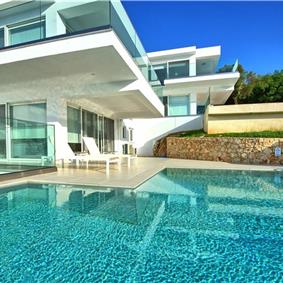 4 bedroom villa with pool & seaview, near Acharavi, sleeps 9